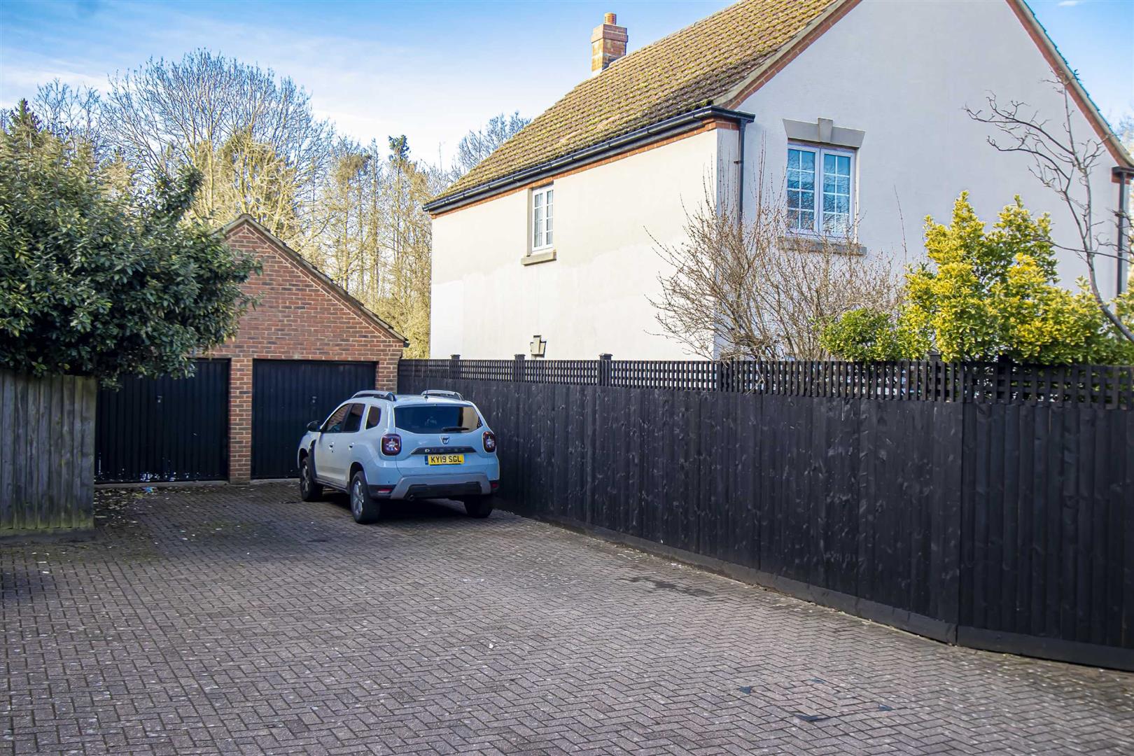 Harlow Crescent, Oxley Park, Milton Keynes